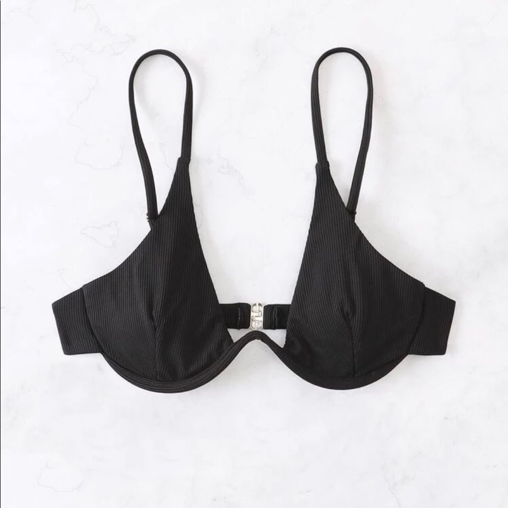 Aurelle, size small, color black